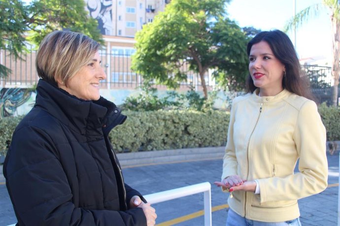 Las parlamentarias andaluzas por el PP de Málaga, Loli Caetano y María José Escarcena, en rueda de prensa.