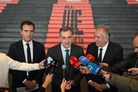 Esteban dice que la condena al fiscal general era "impensable" y cree "sorprendente" que quede "indemne un defraudador"