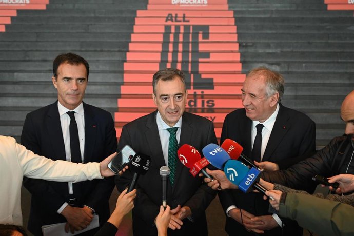 El presidente del EBB de EAJ-PNV, Aitor Esteban, a su llegada a la celebración en Barakaldo del Congreso del Partido Demócrata Europeo.