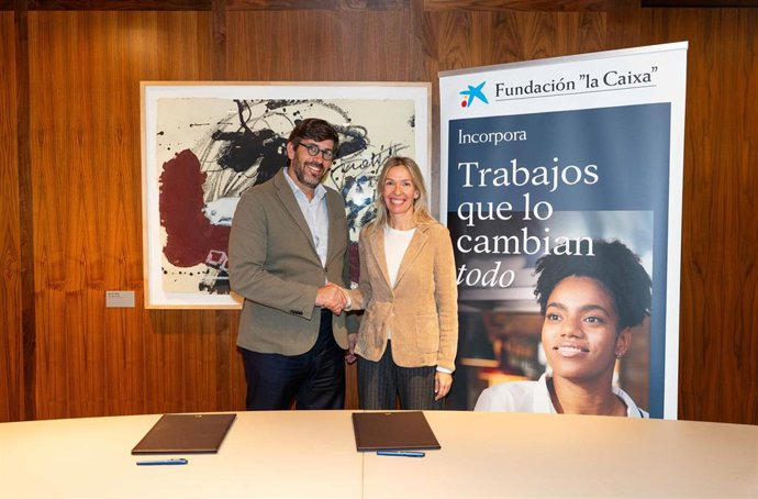 Fundación "la Caixa" y Sqrups firman un convenio para impulsar la integración sociolaboral de personas vulnerables