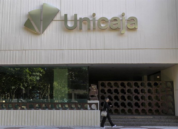 Unicaja y la Fundación Adecco impulsan la inclusión social y laboral de mujeres víctimas de violencia de género