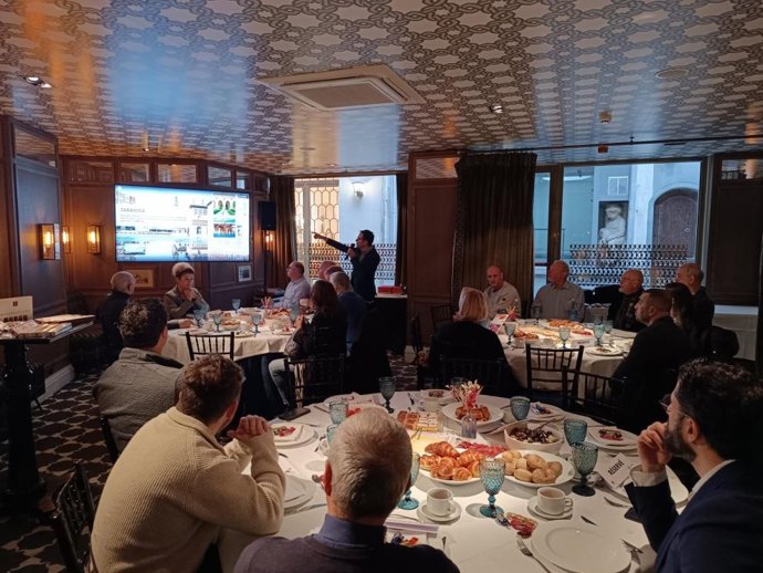 Aragón presenta en Bruselas su oferta turística ante una treintena de agentes de viajes y medios belgas.