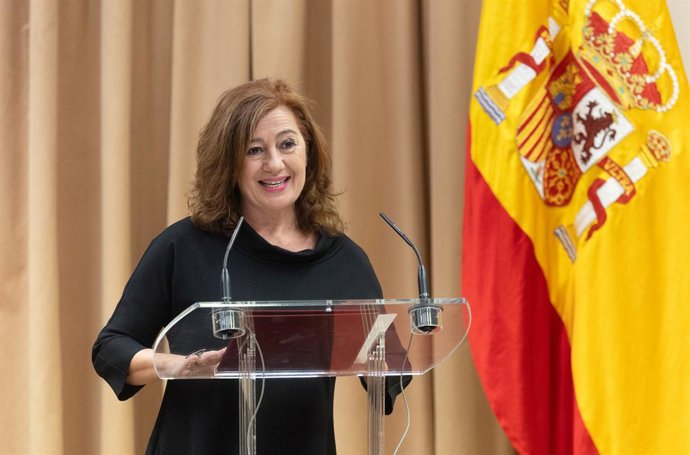 La presidenta del Congreso, Francina Armengol, durante el acto ‘50 años después: la Corona en el tránsito a la democracia’, a 21 de noviembre de 2025, en Madrid (España). La cita, que ha tenido lugar en la Sala Constitucional de la Cámara Baja, se enmarca