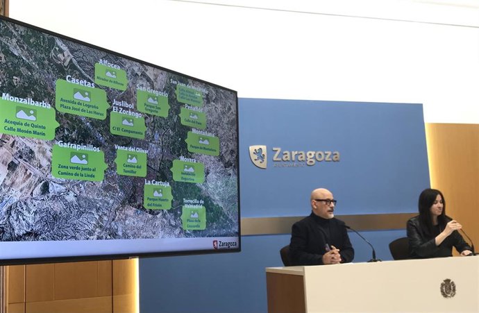 La consejera municipal de Medio Ambiente y Movilidad, Tatiana Gaudes; y el concejal del grupo municipal de Vox, David Flores