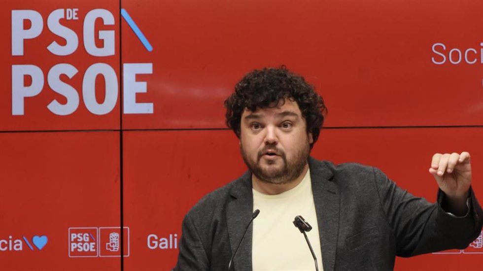 El portavoz de la Ejecutiva del PSdeG, Julio Torrado, en rueda de prensa