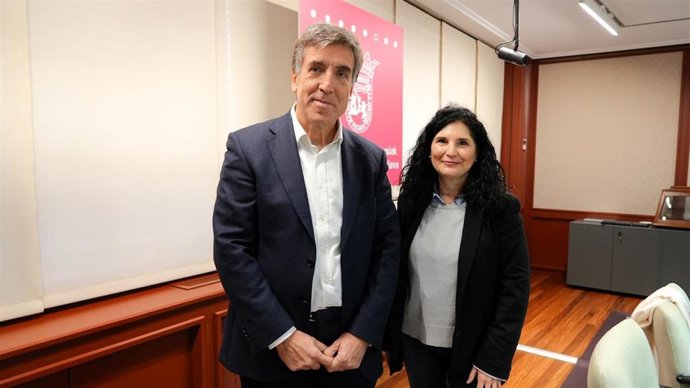 El proyecto de norma foral de medidas tributarias 2026 se ha presentado la Comisión de Hacienda, Finanzas y Presupuestos en las Juntas Generales