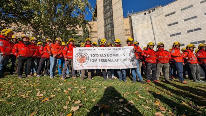 Concentración de Bombers Voluntaris en Lleida este viernes por la mañana