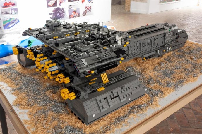 La mayor exposición del juego de construcción Tente.