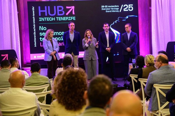 La presidenta del Cabildo de Tenerife, Rosa Dávila, en la inauguración del Foro HUB INTECH Tenerife