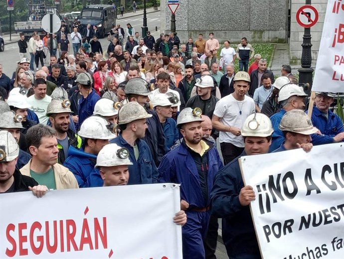 Protesta de los trabajadores de la mina de Vega de Rengos en Oviedo el pasado mes de mayo.