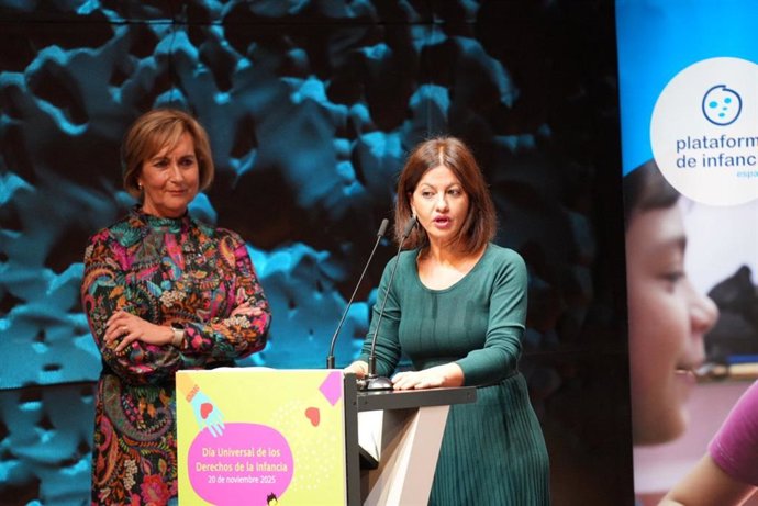 Sira Rego en el acto 'Soy, eres, somos y tenemos derechos', organizado por la Plataforma de Infancia.