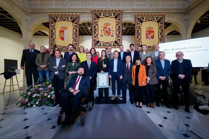 Alba Redondo se convierte en la primera mujer en recibir la Medalla de Oro, de Honor y Gratitud de la Provincia de Albacete.