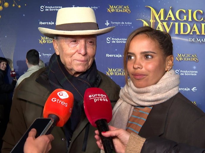 José Ortega Cano y Gloria Camila en la inauguración del parque Mágicas Navidades de Torrejón de Ardoz.