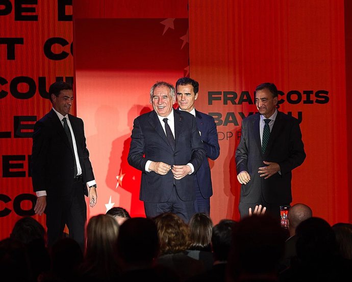 El presidente del PDE, François Bayrou, en la clausura del Congreso del PDE en Barakaldo (Bizkaia)