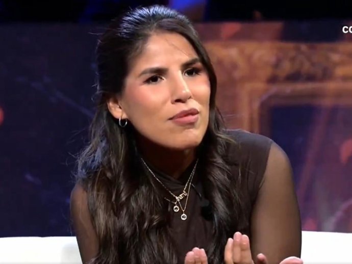 Isa Pantoja se sienta en el plató de '¡De viernes!'