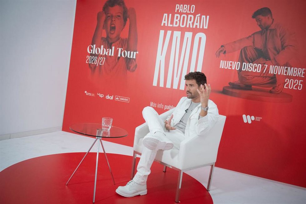 Archivo - El cantante Pablo Alborán durante una entrevista en la Casa Real de Correos, en Madrid 