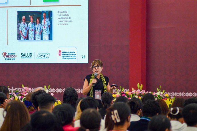 Archivo - La directora del servicio de humanización, Gema Ochando, en un momento de su intervención.