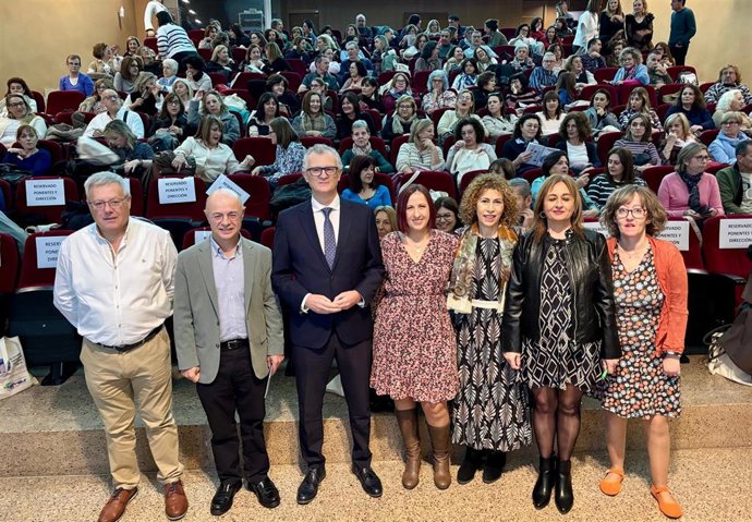 Alrededor de 200 profesionales participan en la III Jornada de Profesionales de Administrativos de la Salud del área VI de salud, que se celebra hoy en el hospital Morales Meseguer