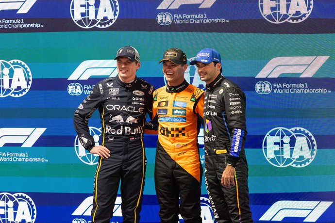 VERSTAPPEN Max (ned), Red Bull Racing RB21, portrait NORRIS Lando (gbr), McLaren F1 Team MCL39, portrait SAINZ Carlos (spa), Williams Racing FW47, portrait pole position during the 2025 Formula 1 Las Vegas Grand Prix, 22th round of the 2025 FIA Formula On