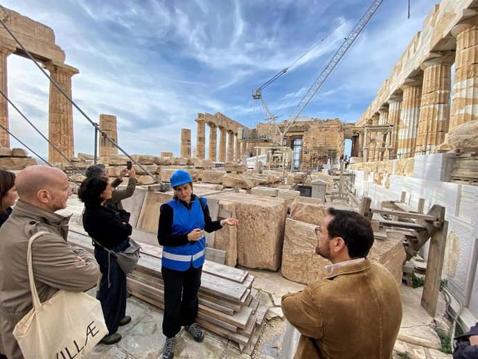 El conjunto arqueológico recibe una visita de autoridades relacionada con la candidatura para el Sello 'Lugares de Adriano'.