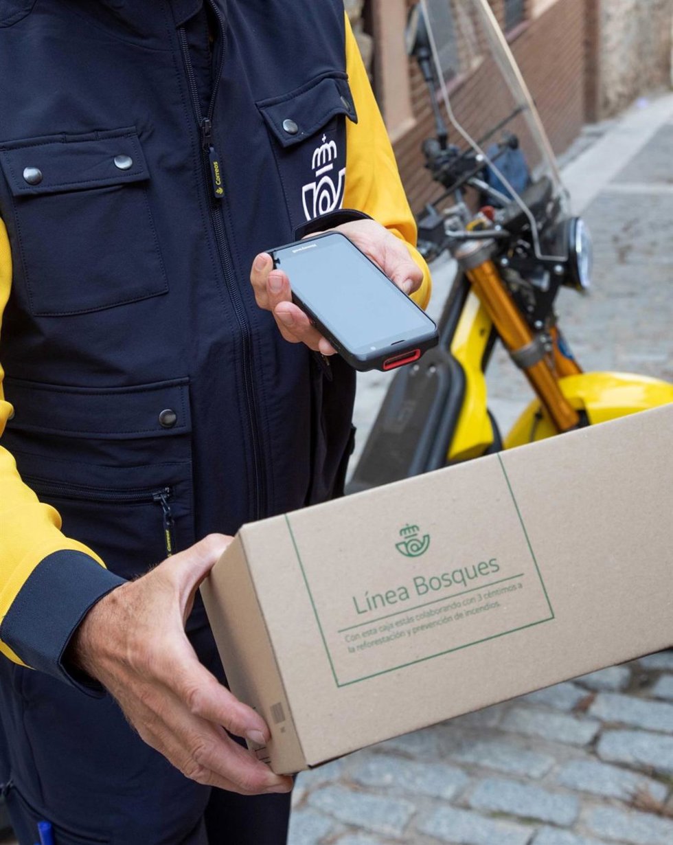 Correos facilita en La Rioja el envío de paquetes con recogida a domicilio gracias a su Servicio Especial