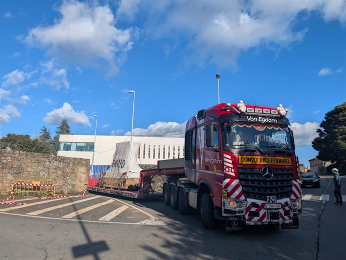 Llega al Centro de Protonterapia de Galicia el primer elemento del acelerador para el tratamiento de cáncer
