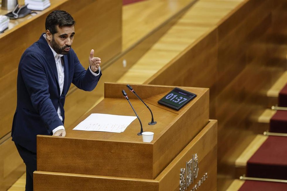 Archivo - El portavoz del PSOE en Les Corts, José Muñoz, en imagen de archivo