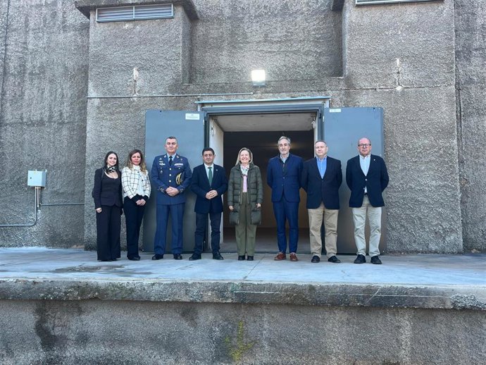 El presidente de la Diputación Provincial de Jaén, Paco Reyes, visita junto a la secretaria de Estado de Defensa, Amparo Valcarce, las instalaciones del polvorín de Vadollano en Linares.