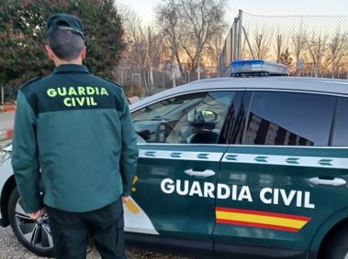 Archivo - Imagen de archivo de un coche patrulla de la Guardia Civil