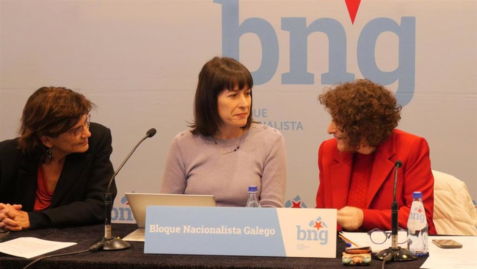 La portavoz nacional del BNG, Ana Pontón, junto a la alcaldesa de Santiago, Goretti Sanmartín