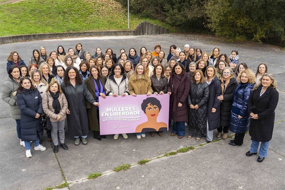 Las representantes del PP en el acto con motivo del 25N.