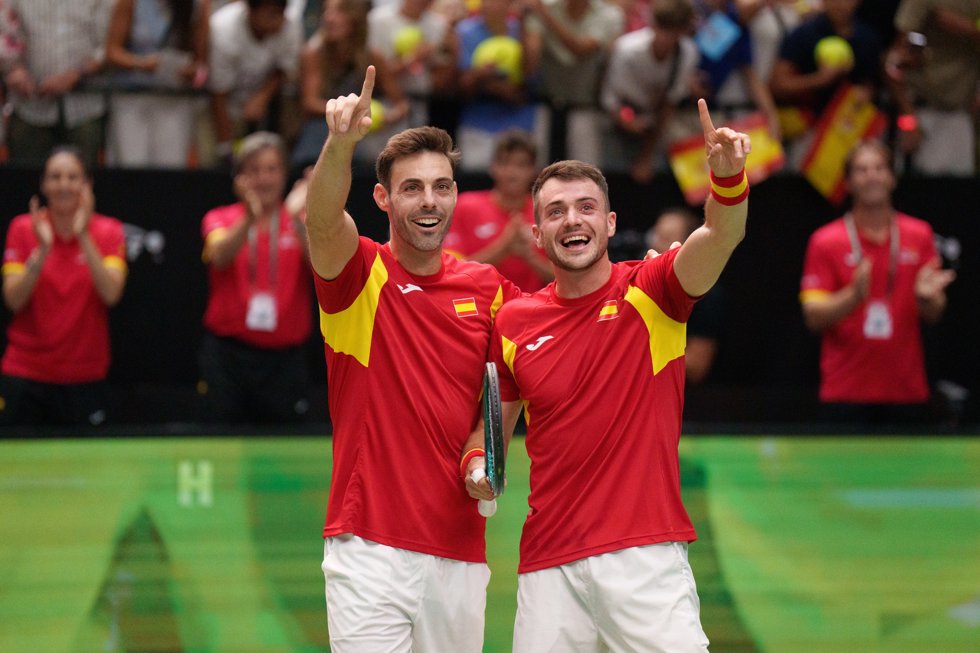 Marcel Granollers y Pedro Martínez celebran una victoria.