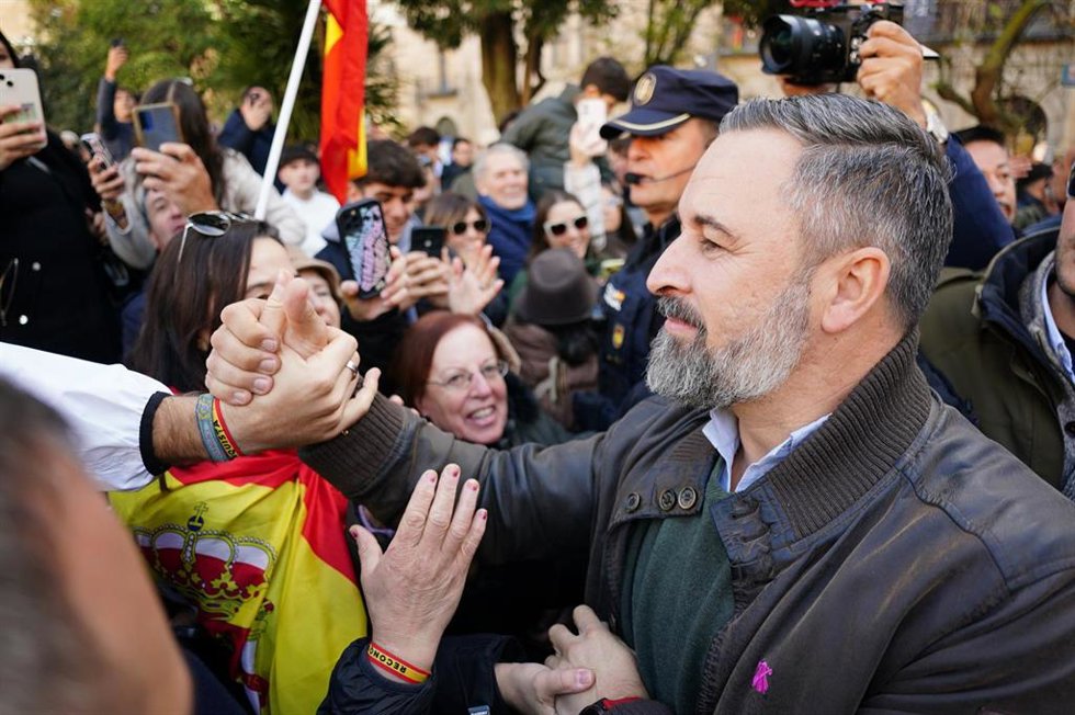 El presidente de VOX, Santiago Abascal, ofrece un mitin en la plaza de Los Bandos.