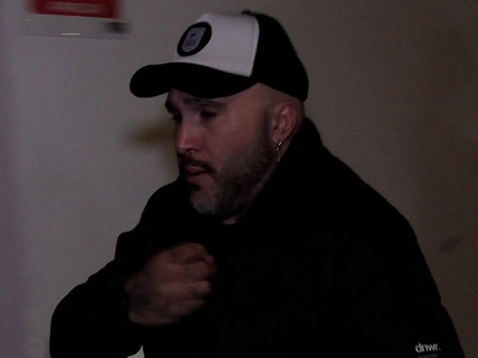 Kiko Rivera a su llegada a una discoteca en Sevilla.