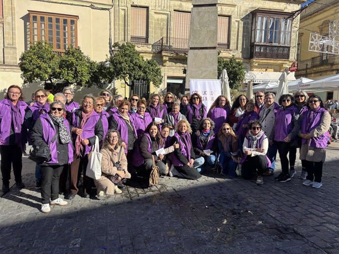 Acto del Ayuntamiento de Jerez y del Consejo Local de las Mujeres para invitar a la ciudadanía a sumarse a la manifestación del 25N.