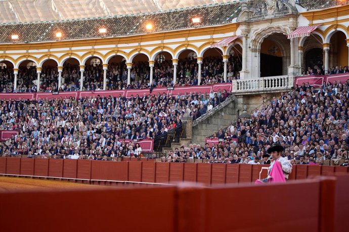 Archivo - El torero Morante de la Puebla, en la décima corrida de abono en la Plaza de Toros de la Real Maestranza de Sevilla.