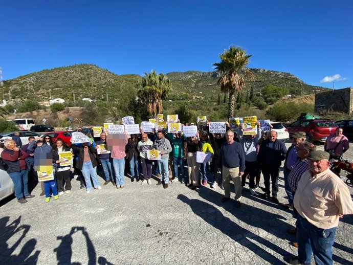 Un centenar de coches se unen este sábado a la caravana de IU Cádiz para exigir a la Junta el desdoble de la A-384