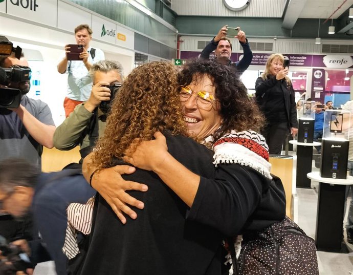 Archivo - A activista Sandra Garrido chega a Santiago e reforza a convocatoria a unha "folga xeral" o 15 de outubro
