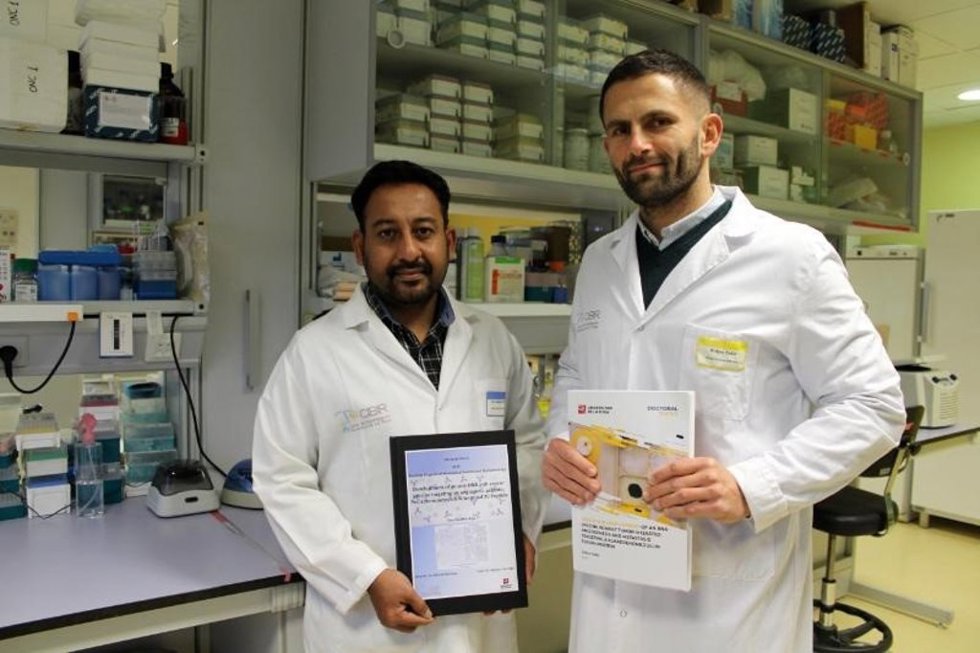 Los investigadores del CIBIR Tom K. Raju y Srdan Tadic