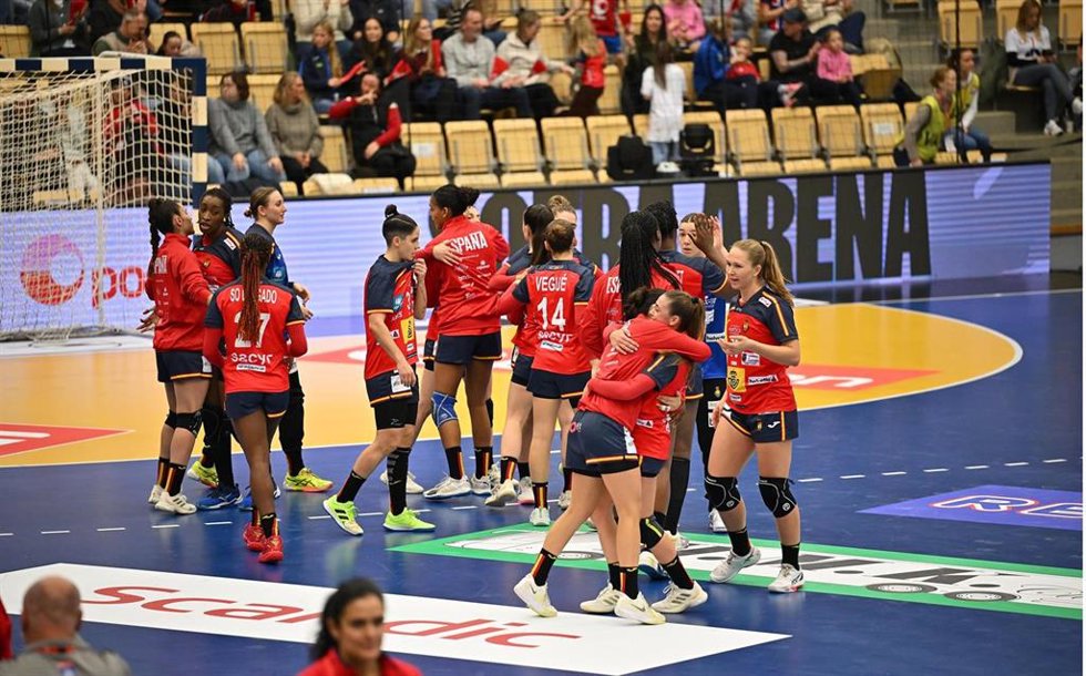 Serbia - España, selección española balonmano, Guerreras