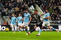 El Manchester City pierde el ritmo del Chelsea como perseguidor del liderato en la Premier League