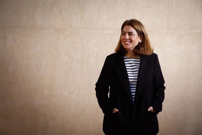 La comissària de la participació de Barcelona en la Fira Internacional del Llibre de Guadalajara, Anna Guitart, posa per Europa Press, a 11 de novembre de 2025, a Barcelona