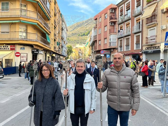 El alcalde de Jaén, Julio Millán, junto a la Segunda teniente de alcalde, África Colomo y el concejal de Medio Ambiente y Patrimonio, José María Cano.