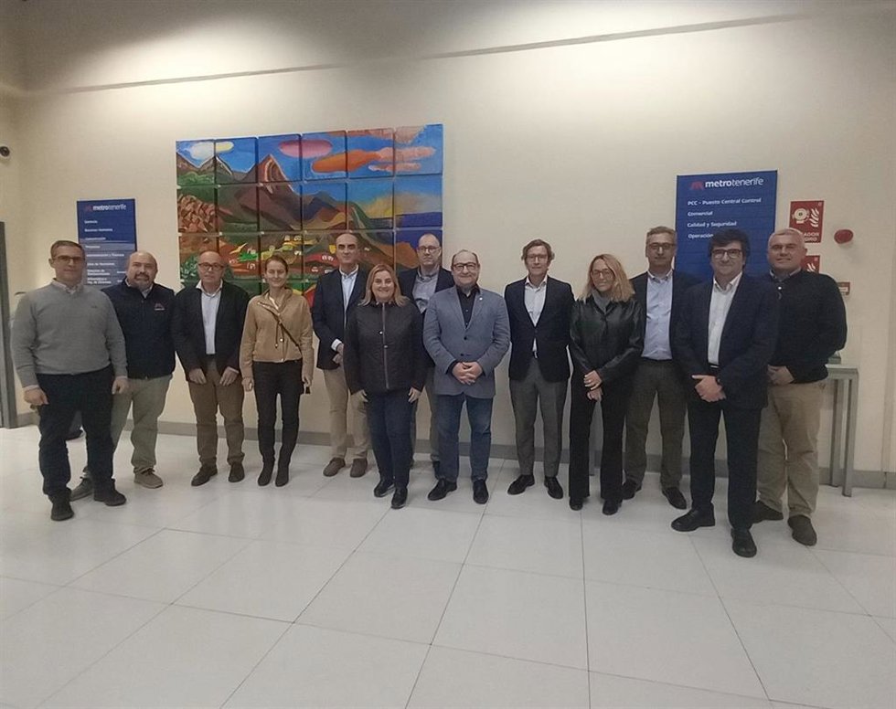 Metrotenerife comparte con la Generalitat de Catalunya su modelo de gestión y tecnología para el transporte guiado