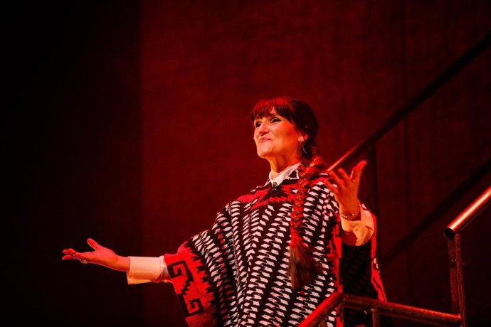 Archivo - Rozalén llega el fin de semana al Palacio de Festivales con el musical dedicado a Chavela Vargas