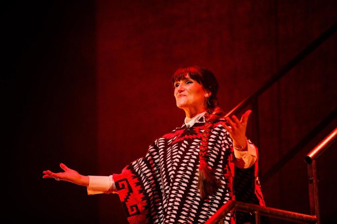 Archivo - Rozalén llega el fin de semana al Palacio de Festivales con el musical dedicado a Chavela Vargas