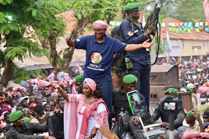 Umaro Sissoco Embaló, presidente de Guinea Bissau, cierra campaña en medio de miles de simpatizantes