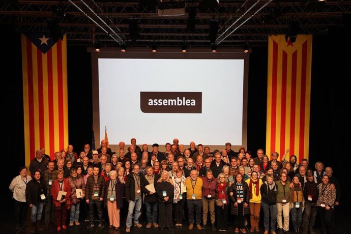 Participantes en el encuentro de Cardedeu de la Assemblea (ANC)
