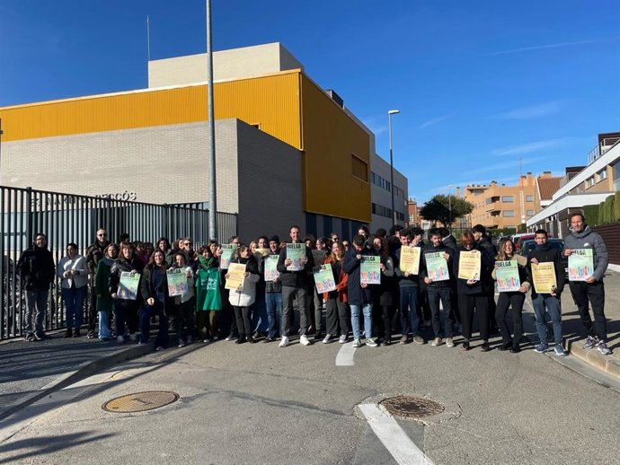 Los profesores del IES Martina Bescós han convocado una huelga los próximos 2, 3 y 4 de diciembre.