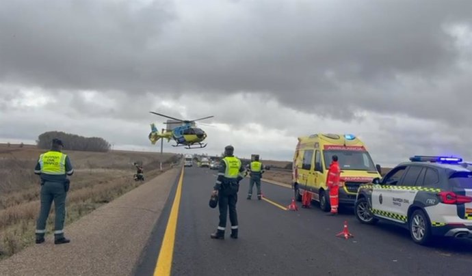 Várias pessoas ficaram feridas em uma colisão múltipla quando um carro dirigia na contramão na A-6 em Castrogonzalo (Zamora)